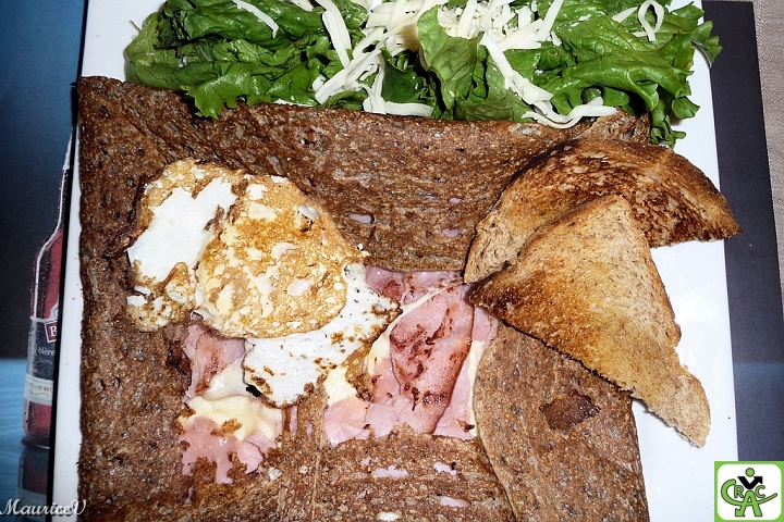 BP1060861.jpg - La crêpe Hugo au sarrasin  (Oeuf, Jambon et  Fromage)