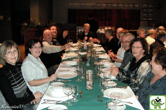 201011-M2172.jpg - Une vue d'ensemble, avant la prise de commande de notre menu