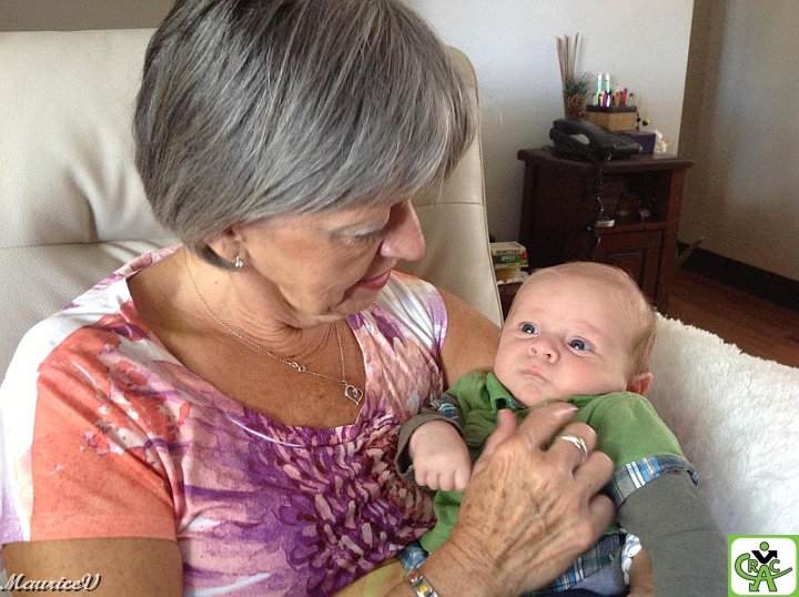 Luce-Justin-607.jpg - Justin le fils de David né le 17 juillet  lors de sa première visite à Valcourt, et 2 de 3 pour Luce