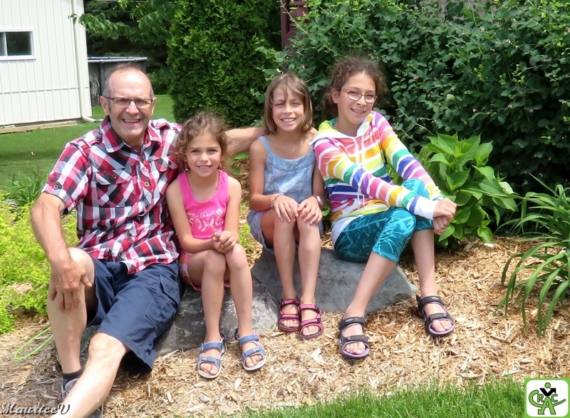 20170625-3Petites-1050.jpg - 4 beaux sourires et 3 belles petites.  Fantastiques...